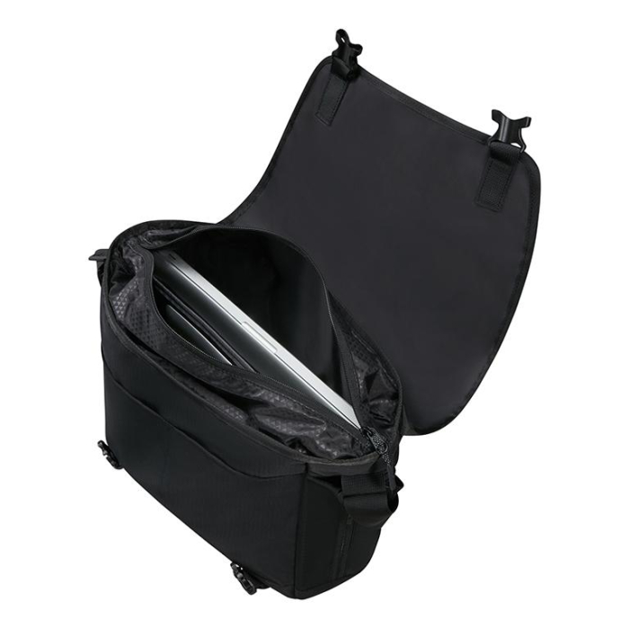 146464_1041_DYE-NAMIC_MESSENGER_BAG_14.1_INTERIOR